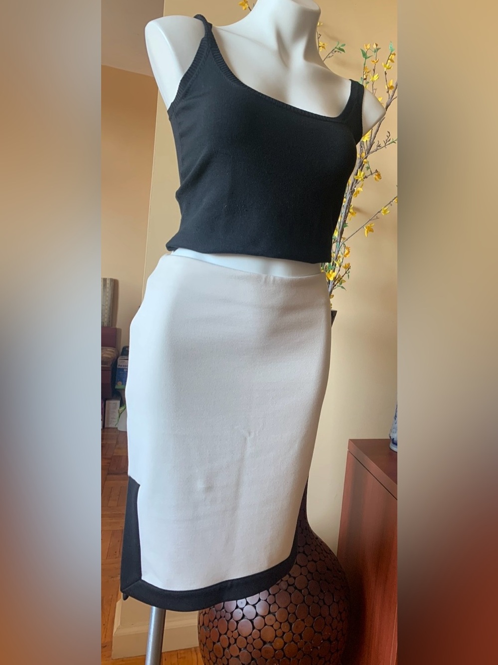 NWT GRACE ELEMENTS asymmetrical bottom skirt with black trim Size 4/6